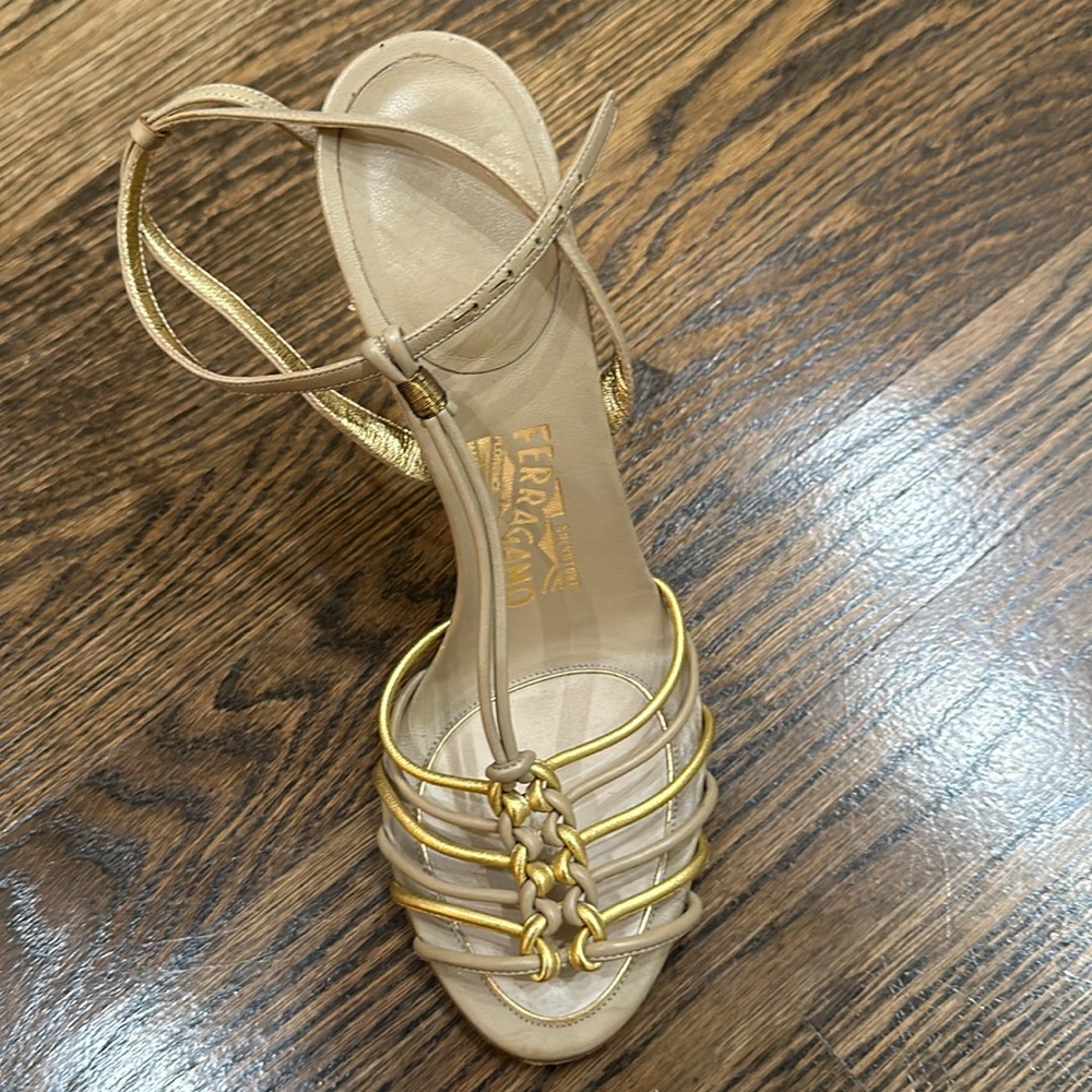 Ferragamo shoes 9 - Picture 5 of 13